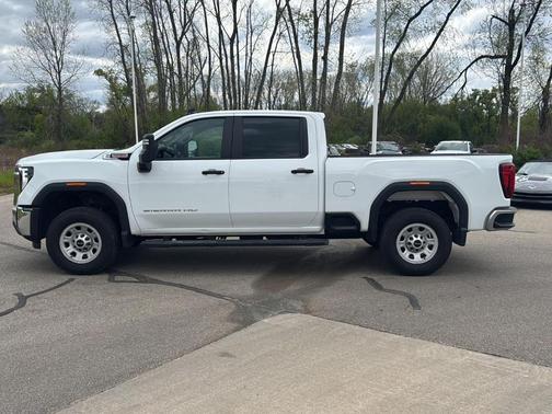 Summit White 2024 GMC Sierra 2500 Pro