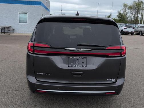 Granite Crystal Clearcoat Metallic 2023 Chrysler Pacifica Touring-L