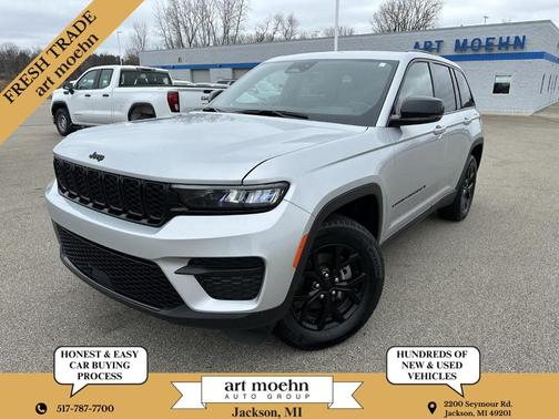 2025 Jeep Grand Cherokee Laredo