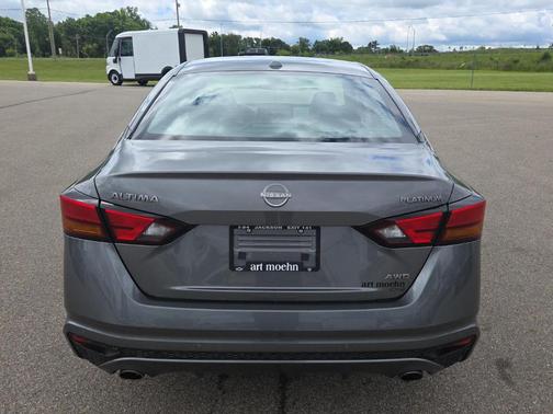 Gun Metallic 2024 Nissan Altima SV
