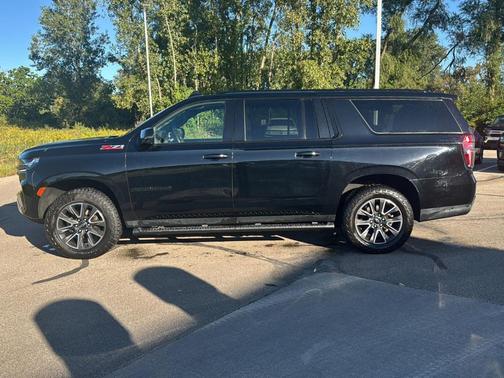 Black 2022 Chevrolet Suburban Z71