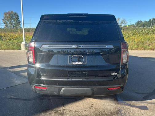 Black 2022 Chevrolet Suburban Z71