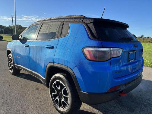 Hydro Blue Pearlcoat 2025 Jeep Compass Trailhawk