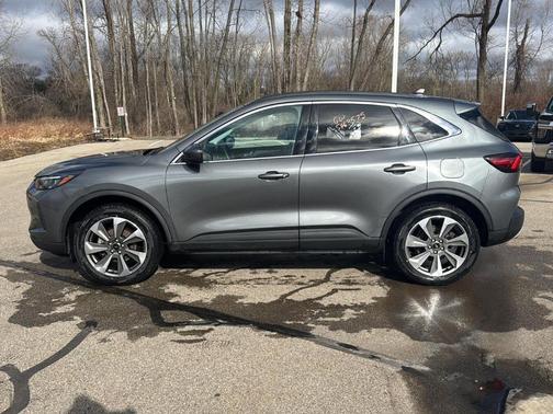 2025 Ford Escape Platinum