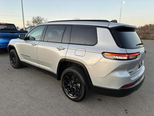 2024 Jeep Grand Cherokee L Laredo