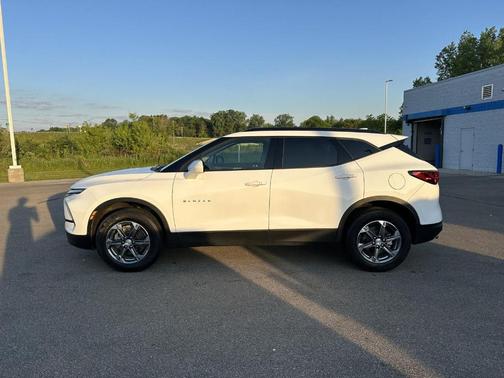 Summit White 2025 Chevrolet Blazer LT