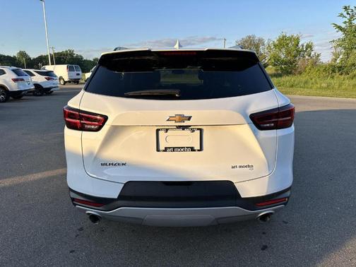 Summit White 2025 Chevrolet Blazer LT