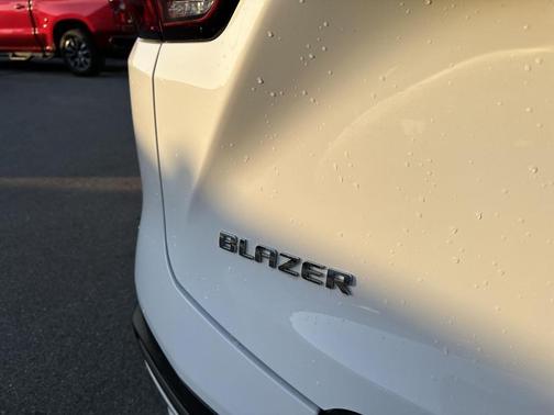 Summit White 2025 Chevrolet Blazer LT