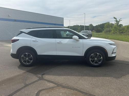 Summit White 2025 Chevrolet Blazer LT