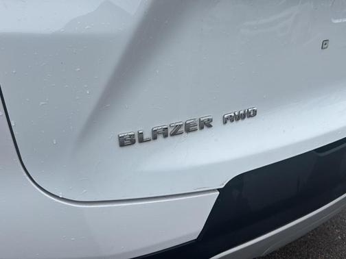 Summit White 2025 Chevrolet Blazer LT