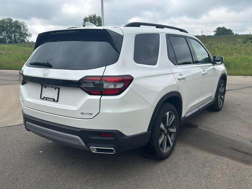 Platinum White Pearl 2025 Honda Pilot Elite