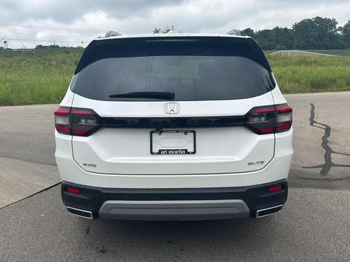 Platinum White Pearl 2025 Honda Pilot Elite