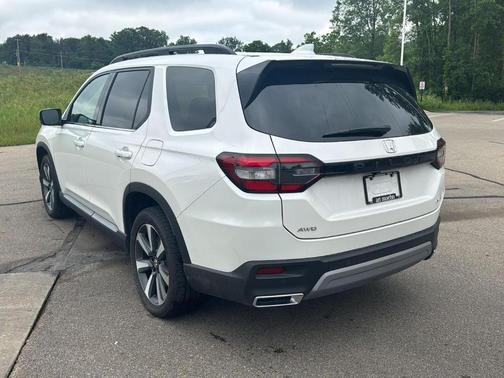 Platinum White Pearl 2025 Honda Pilot Elite