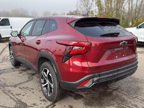 Crimson Metallic 2025 Chevrolet Trax 1RS