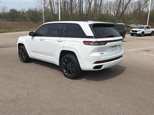 Bright White Clearcoat 2023 Jeep Grand Cherokee 4xe Base