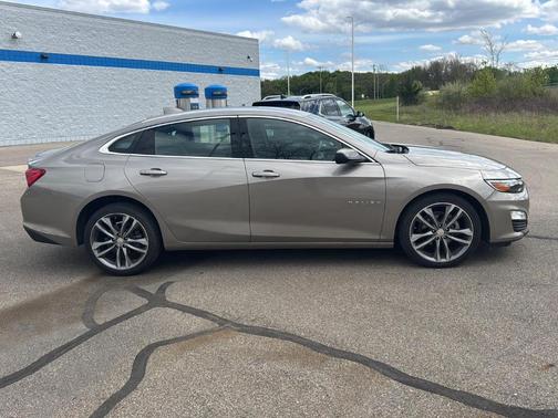 Mineral Gray Metallic 2025 Chevrolet Malibu LT