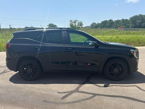 Ebony Twilight Metallic 2024 GMC Terrain SLE