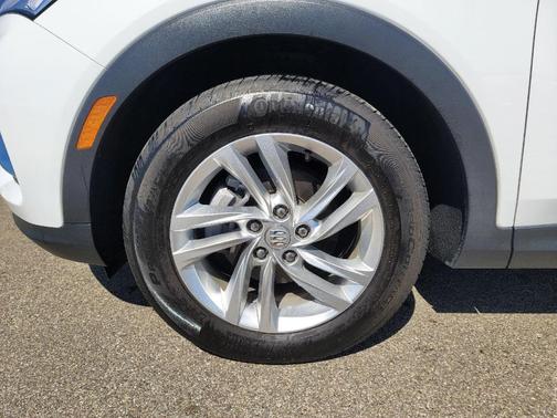 Summit White 2024 Buick Envista Preferred