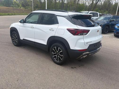 Summit White 2023 Chevrolet Trailblazer ACTIV