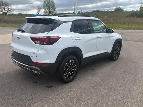 Summit White 2023 Chevrolet Trailblazer ACTIV
