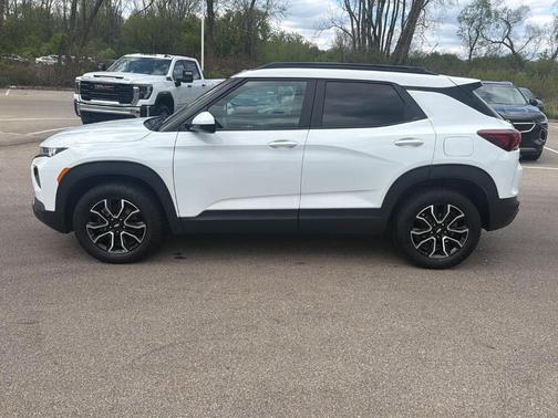 Summit White 2023 Chevrolet Trailblazer ACTIV