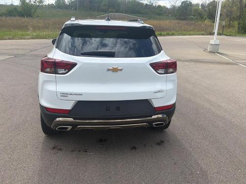 Summit White 2023 Chevrolet Trailblazer ACTIV