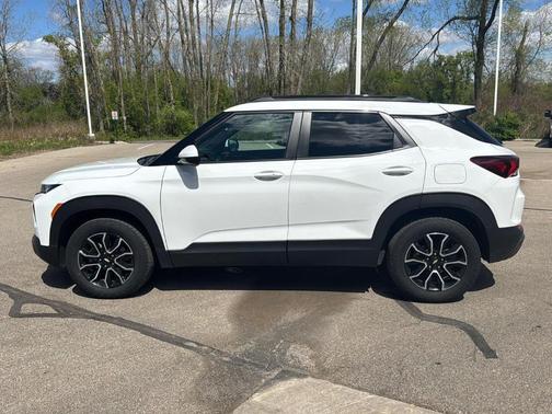 Summit White 2023 Chevrolet Trailblazer ACTIV