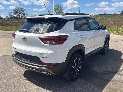 Summit White 2023 Chevrolet Trailblazer ACTIV
