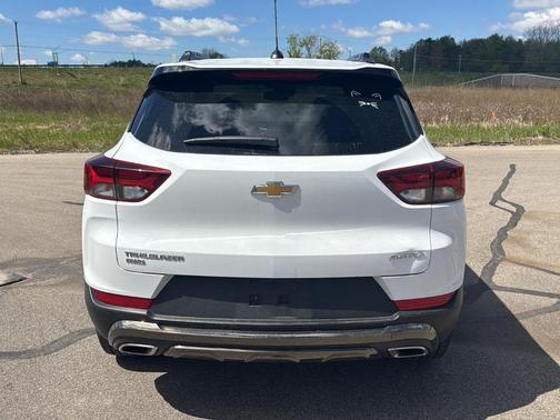 Summit White 2023 Chevrolet Trailblazer ACTIV