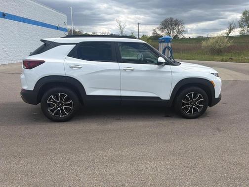 Summit White 2023 Chevrolet Trailblazer ACTIV
