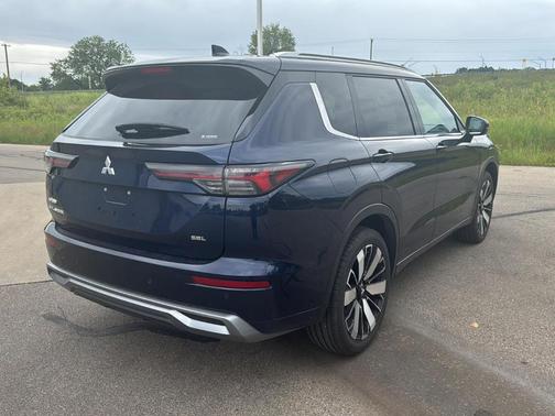 Black Diamond 2025 Mitsubishi Outlander EDITION