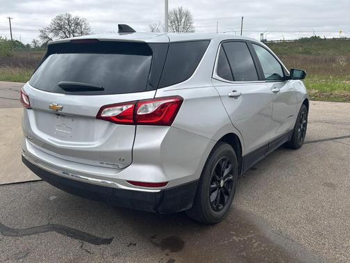 Silver Ice Metallic 2021 Chevrolet Equinox 1LT