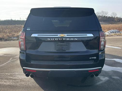 2023 Chevrolet Suburban High Country