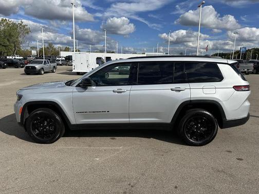 2024 Jeep Grand Cherokee L Laredo