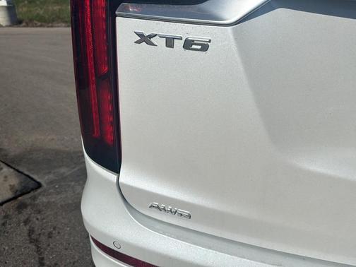 Crystal White Tri-Coat 2025 Cadillac XT6 Premium Luxury AWD