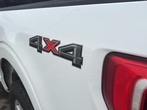 Oxford White 2023 Ford F-150 XLT
