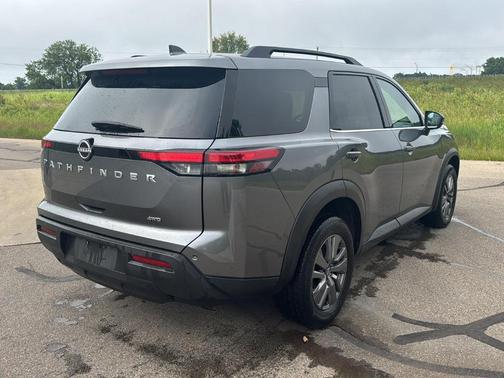 Gun Metallic 2025 Nissan Pathfinder SV