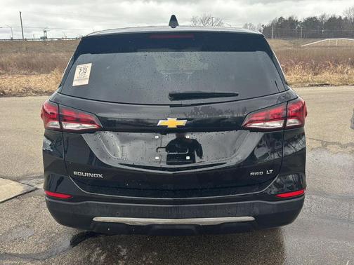 Mosaic Black Metallic 2024 Chevrolet Equinox LT