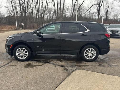 Mosaic Black Metallic 2024 Chevrolet Equinox LT