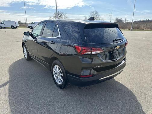 Mosaic Black Metallic 2024 Chevrolet Equinox LT