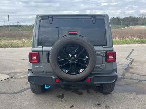 Sting Gray Clearcoat 2023 Jeep Wrangler 4xe Sahara