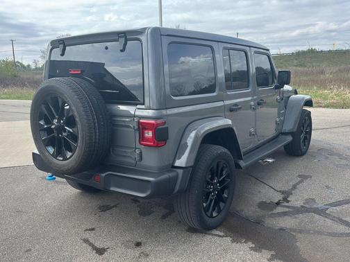 Sting Gray Clearcoat 2023 Jeep Wrangler 4xe Sahara