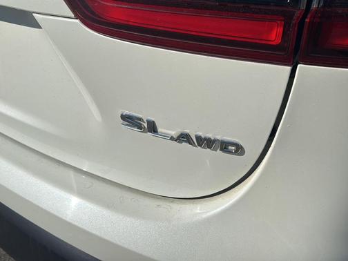 Pearl White Tri-Coat 2021 Nissan Rogue Sport SL
