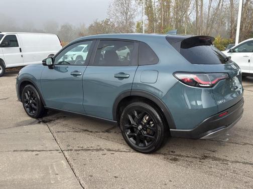 Pearl 2024 Honda HR-V Sport