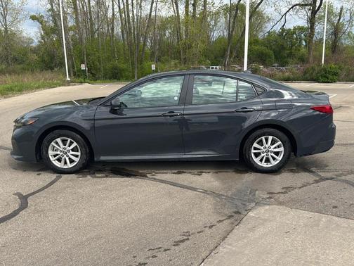 UNDERGROUND 2026 Toyota Camry LE