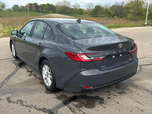 UNDERGROUND 2026 Toyota Camry LE