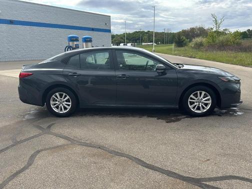 UNDERGROUND 2026 Toyota Camry LE