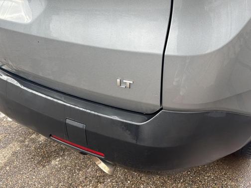 Sterling Gray Metallic 2023 Chevrolet Traverse LT Cloth