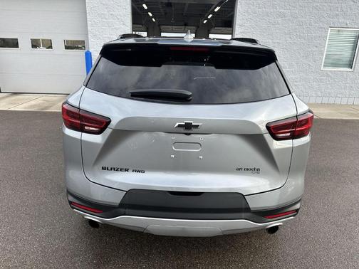 Sterling Gray Metallic 2023 Chevrolet Blazer 2LT