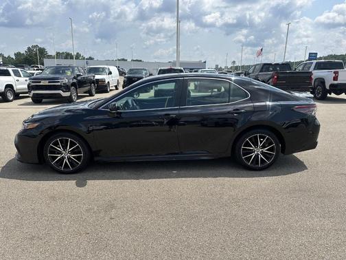 Midnight Black Metallic 2024 Toyota Camry SE